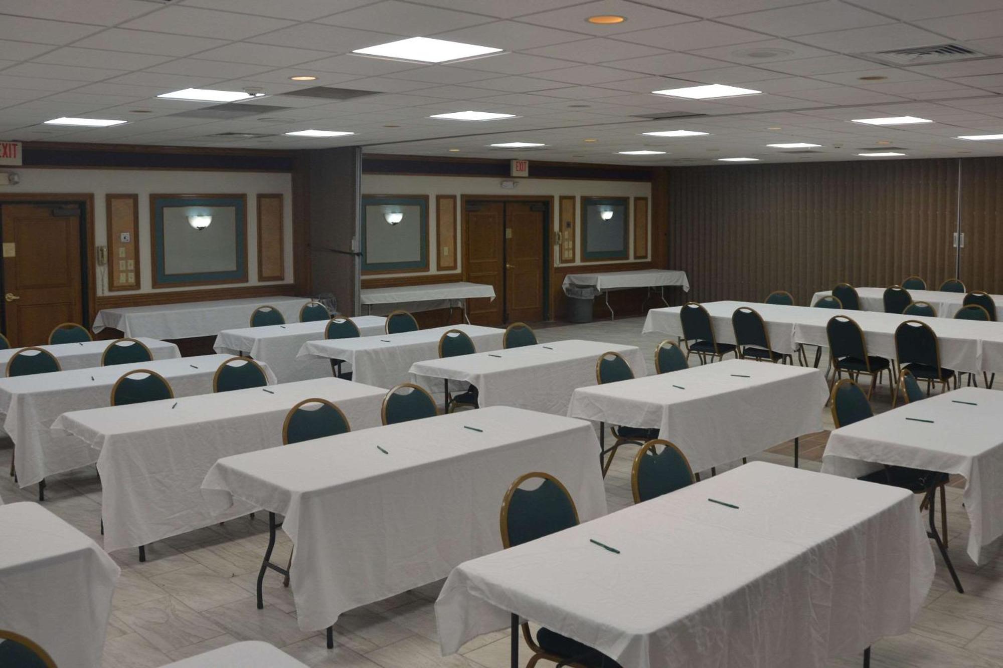 Quality Inn Перисбърг Екстериор снимка